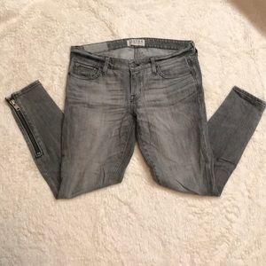 Elizabeth & James Textile: Davis - Faded, Zippers